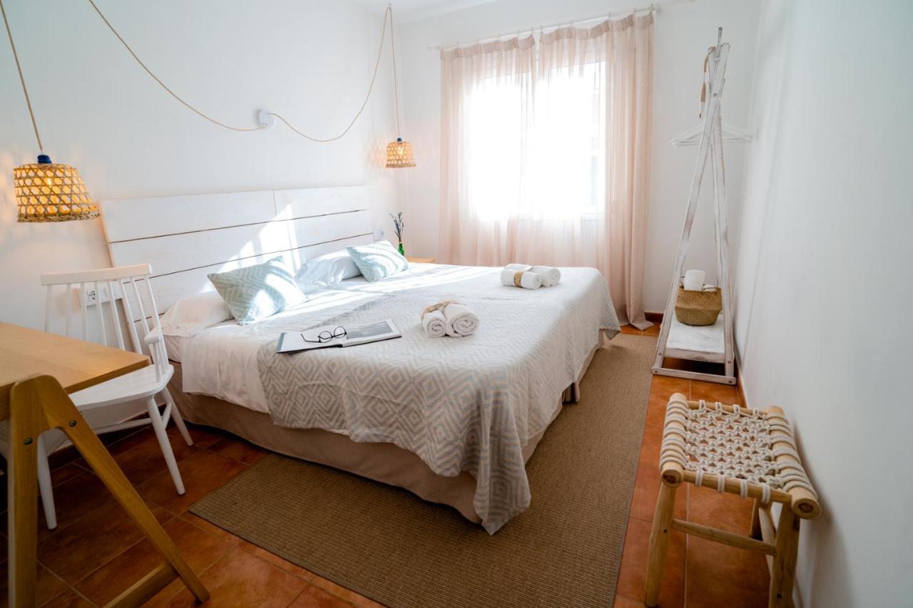 Hostal Sa Posada Set Cales Ciutadella  Exterior photo